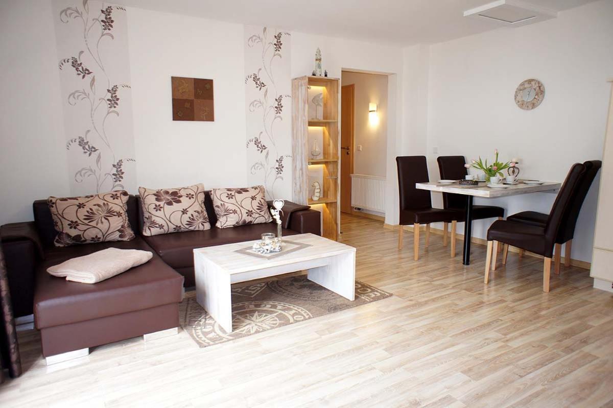 Haus Wyden Apartamento Utersum Exterior foto
