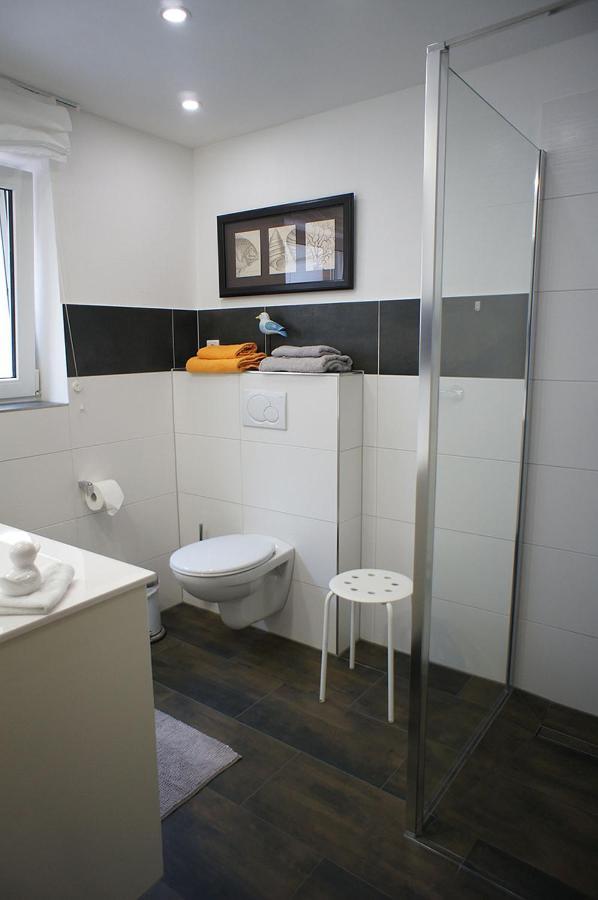 Haus Wyden Apartamento Utersum Exterior foto